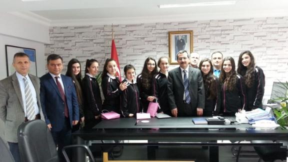 Karşıyaka Anadolu Lisesi Kız Basketbol Takımı´nın Kaymakamımızı Ziyareti
