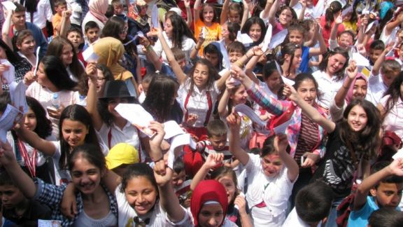 İlçemiz İnönü Ortaokulunda  21 Mayıs Perşembe Günü Kermes ve Yıl Sonu Eylencesi Yapıldı