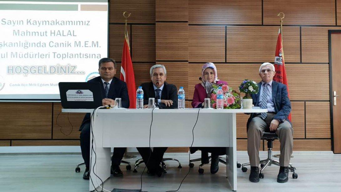 Sayın Kaymakamımız Mahmut HALAL Başkanlığında İlçe Okul Müdürleri Toplantısı Yapıldı