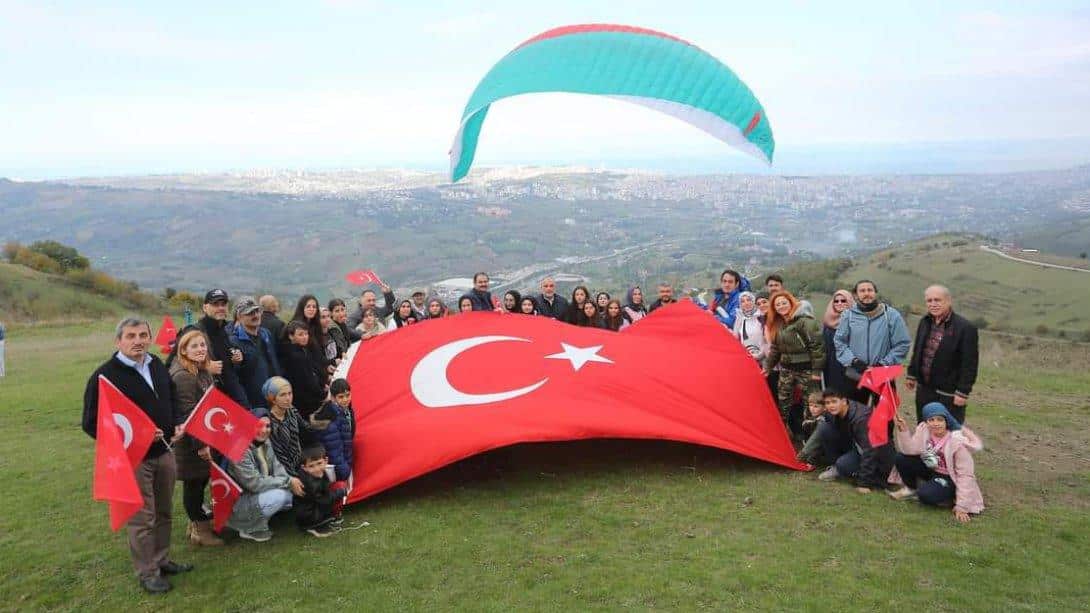 Ellerde Şanlı Bayrağımız, Kalbimizde Cumhuriyet Coşkusu, 100. Yıla Adım Adım...